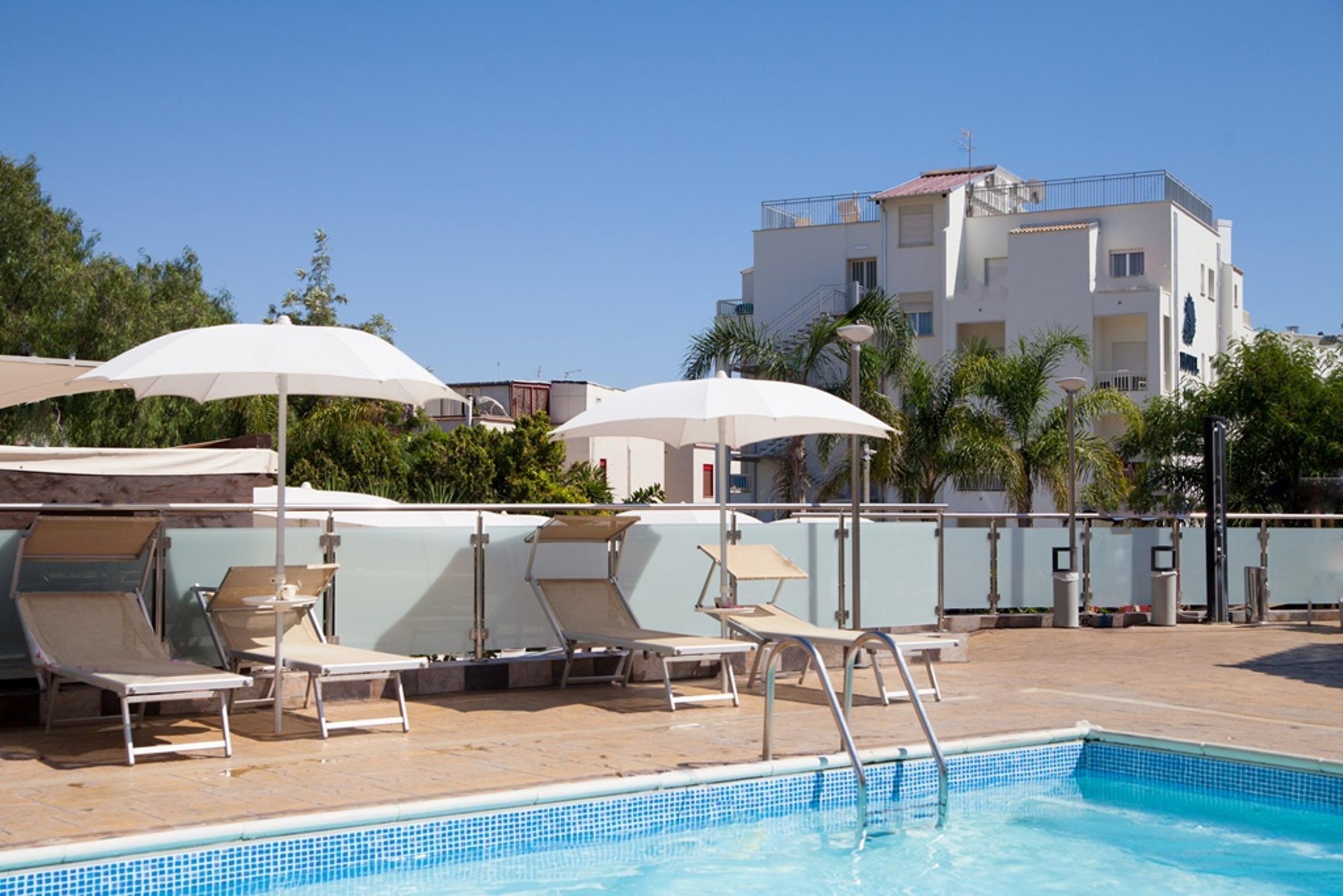 Hotel Costazzurra Museum & Spa Сан Леоне Екстериор снимка