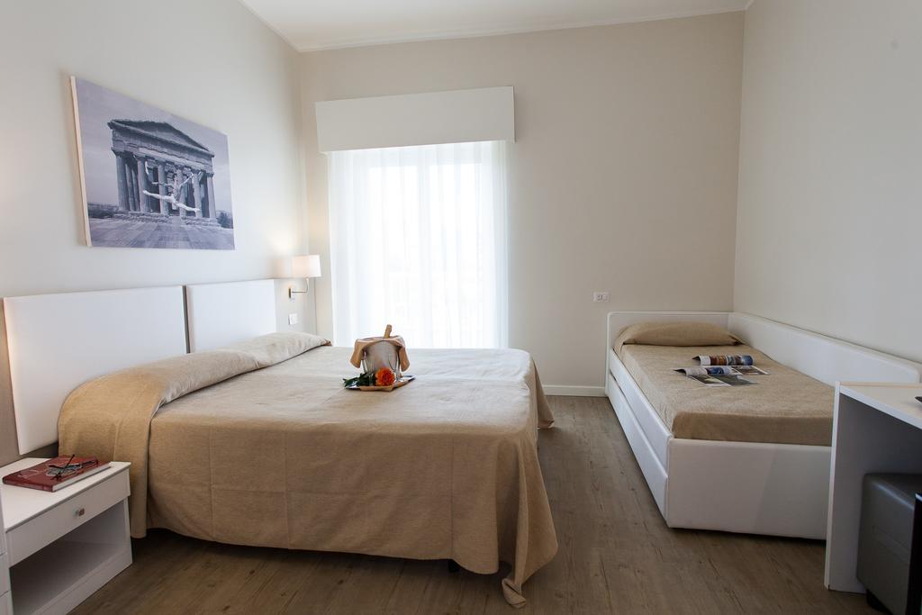 Hotel Costazzurra Museum & Spa Сан Леоне Екстериор снимка